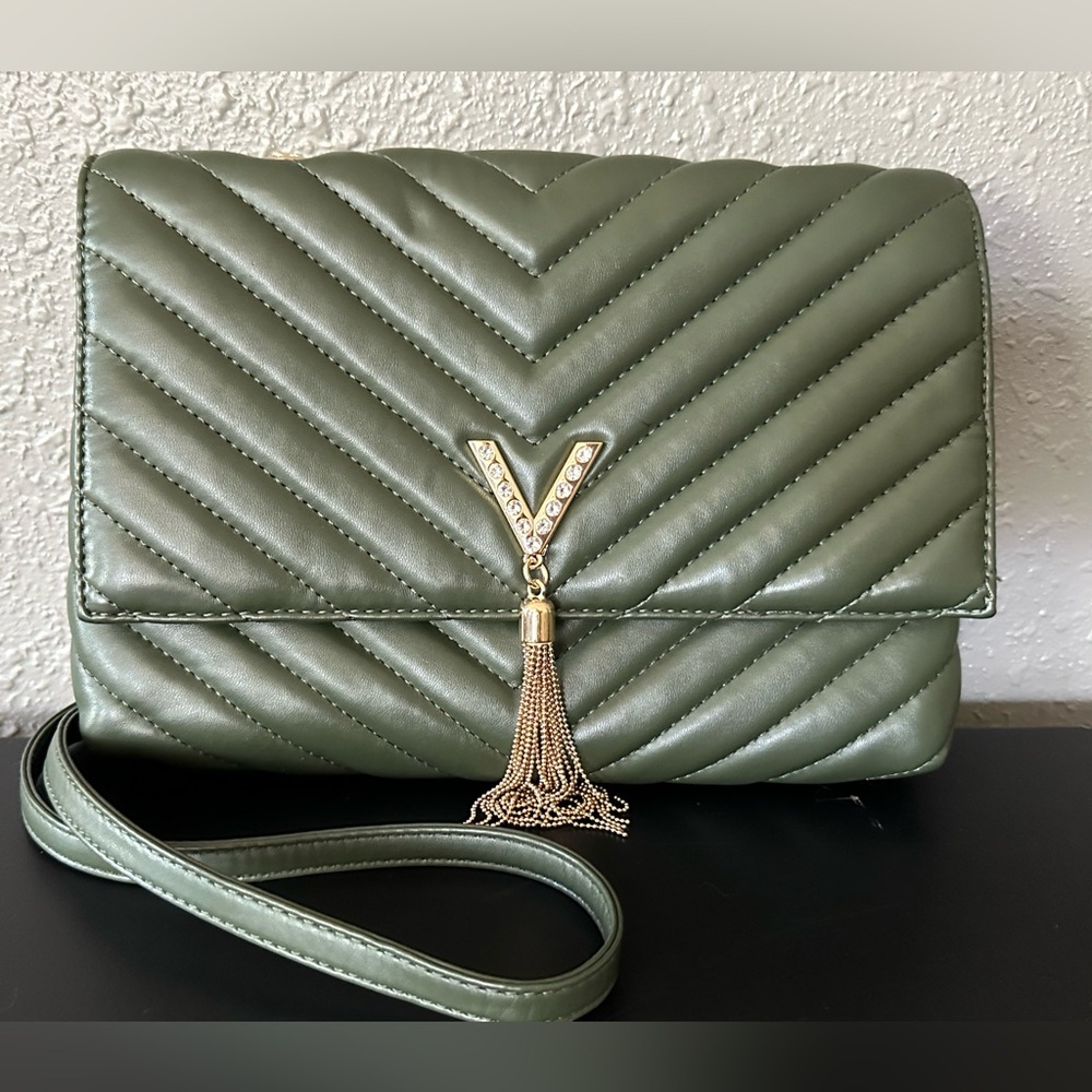 Crossi Purse- Green Chevron Design with Gold Accents - NWOT Shoulder Crossbody.